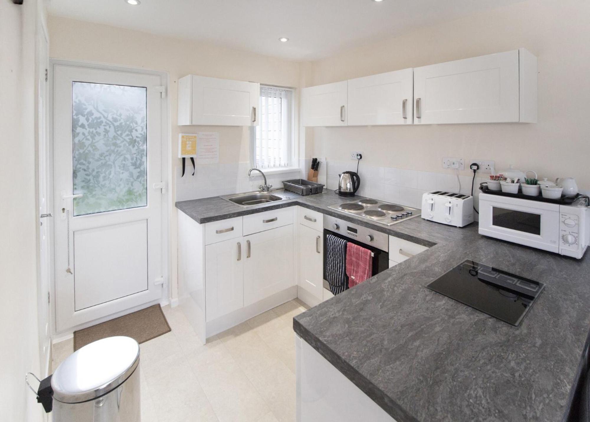 Salterns Village Seaview Bagian luar foto