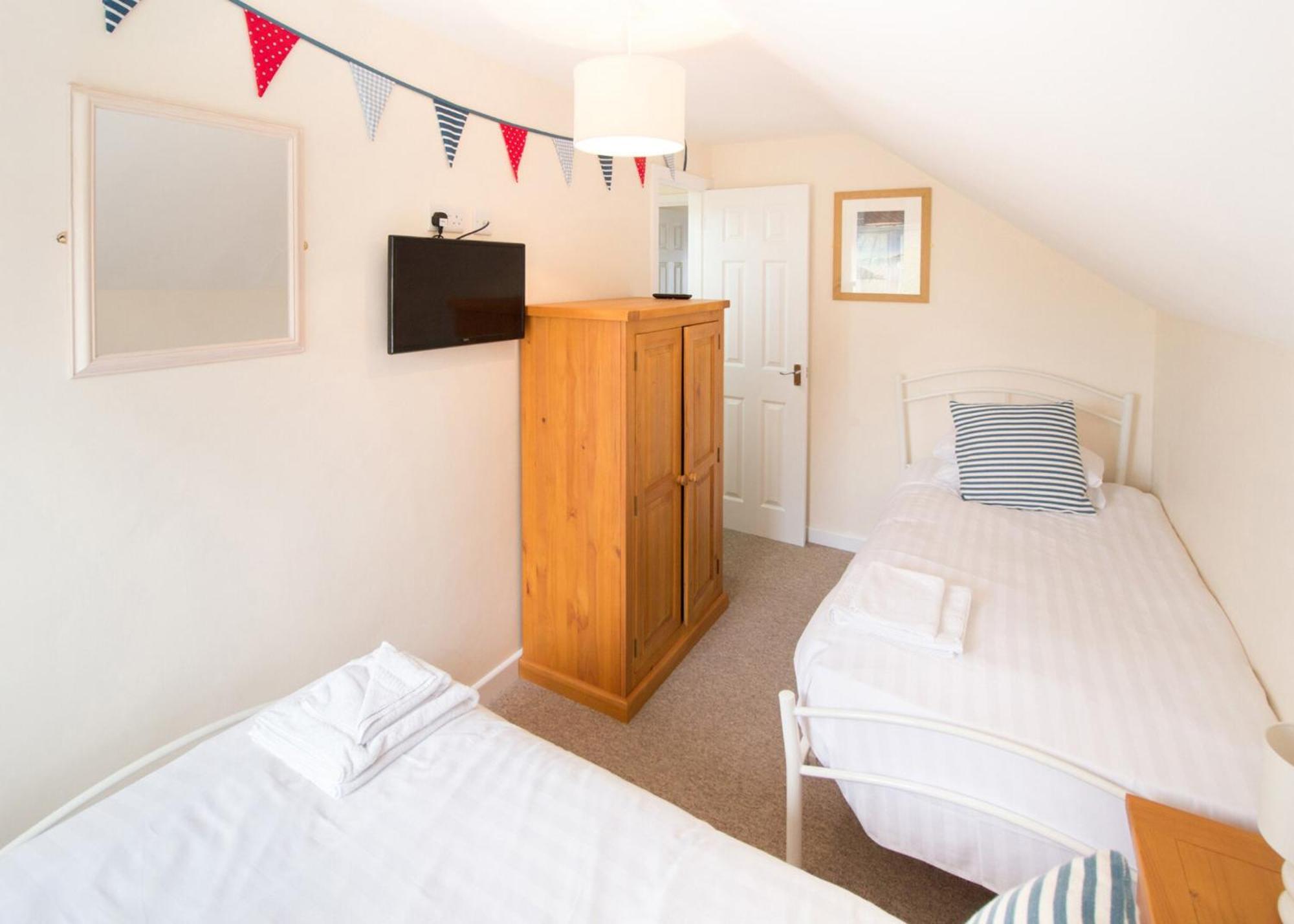 Salterns Village Seaview Ruang foto